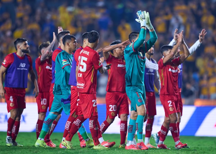 El Toluca, del goleador portugués Paulinho, recibirá mañana al Tigres UANL, del campeón mundial con Argentina Ángel Correa, con la idea de ganar por dos goles