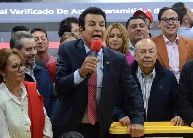Salvador Nasralla adelanta a Nasry "Tito" Asfura en las elecciones de Honduras | FOTO EFE