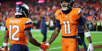 Los Denver Broncos derrotaron este domingo en tiempo extra por 26-27