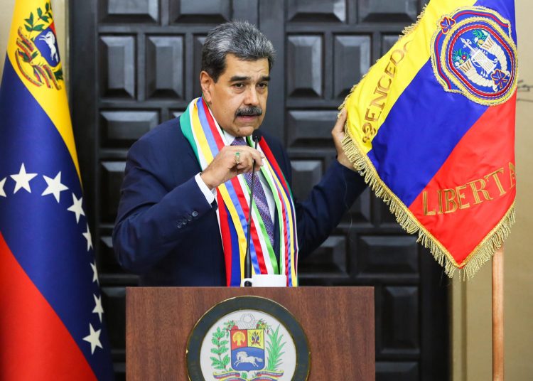 Nicolás Maduro pide al pueblo de EU "levantar las banderas de la paz" ante bloqueo de Trump | FOTO EFE