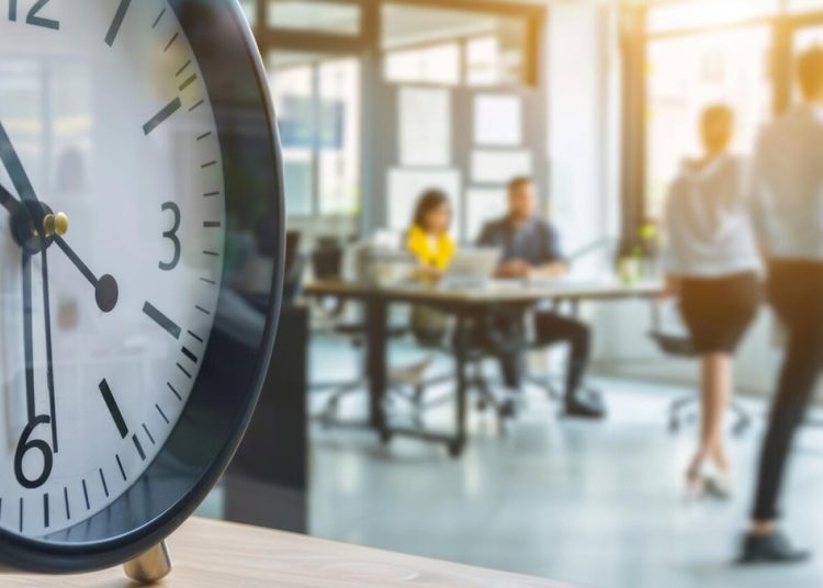 El Dr. Irving Rosales explica los pros y contras de la semana laboral de 40 horas