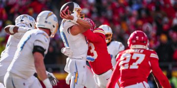La temporada de los Kansas City Chiefs se derrumba este domingo en el Arrowhead Stadium. En un duelo tenso, de bajo puntaje y marcado