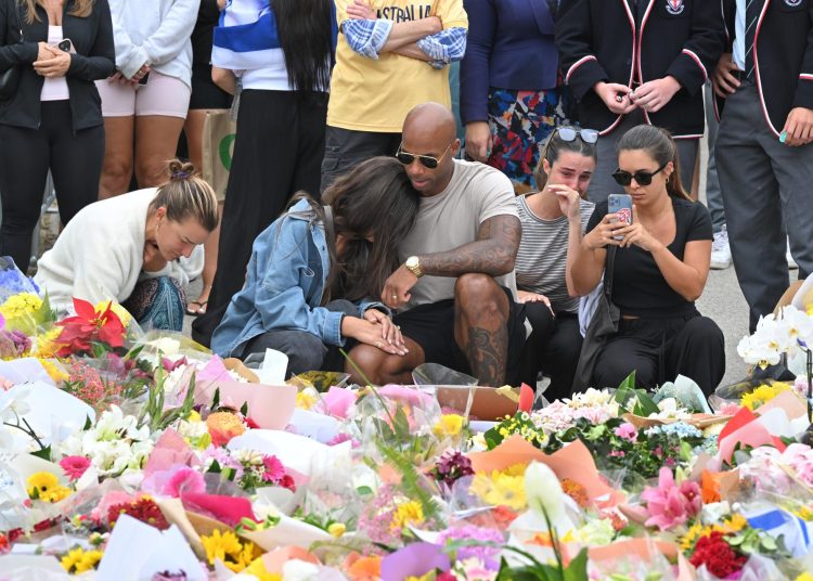 Australia rinde homenaje a las víctimas del atentado de Bondi | FOTO EFE