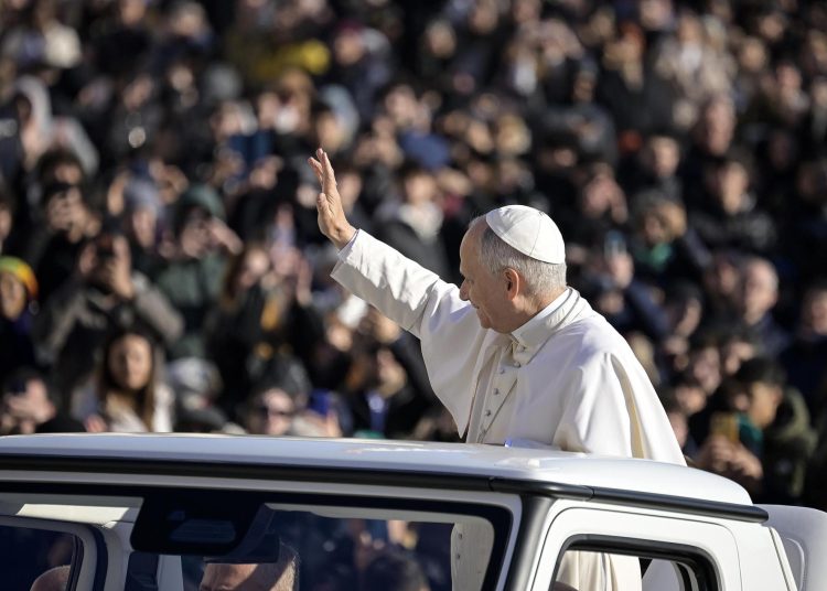 El Papa León XIV a Diplomáticos: "No más Ofensa, ¡Solo Diálogo para la Paz!" | FOTO EFE