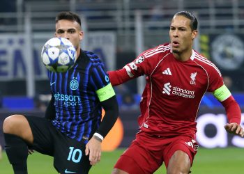 El Liverpool conquistó este martes San Siro, superó al Inter de Milán (0-1) con un gol de penalti en el minuto 88 de Szoboszlai y volvió a ganar tras dos