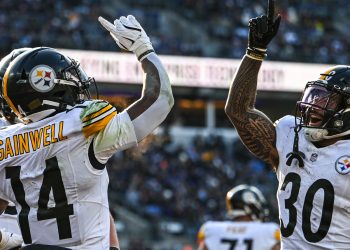 Los Pittsburgh Steelers vencieron este domingo 22-27 a los Baltimore Ravens y Jacksonville Jaguars derrotó 36-19 a Indianapolis