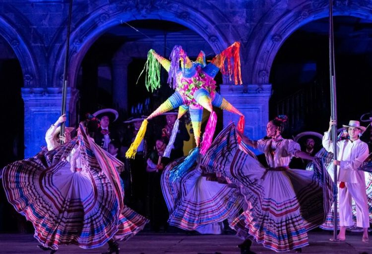 El Ballet Folklórico de México celebra la Navidad en el Castillo de Chapultepec
