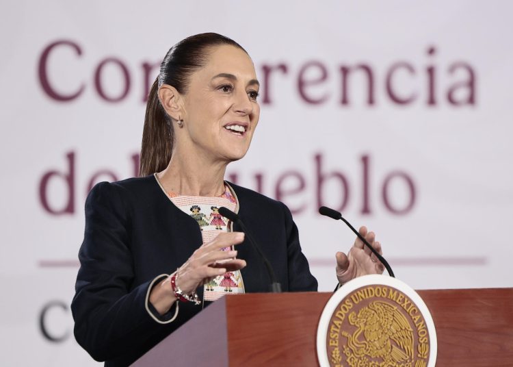Claudia Sheinbaum viaja a Washington para el sorteo del Mundial 2026. EFE/José Méndez
