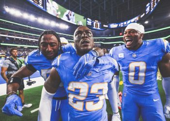 Los Angeles Chargers vencieron este lunes por 22-19 a los campeones Philadelphia Eagles en extra tiempo, al final de la semana 14 de la temporada de la NFL.