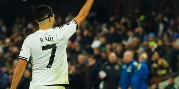 El delantero mexicano Raúl Jiménez no continuará con el Fulham, luego de que el club inglés confirmara que su contrato llegará a su fin en las próximas semanas