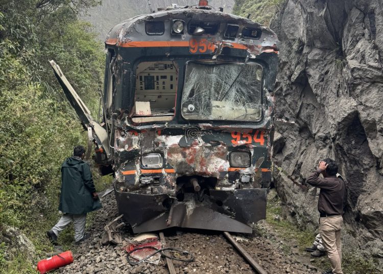 Dos trenes chocan en vía a Machu Picchu  | FOTO REDES SOCIALES