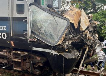 Tren Interoceánico choca con un tráiler en Chiapas