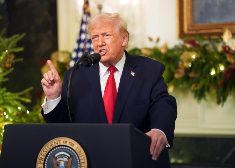 Washington (United States), 18/12/2025.- US President Donald Trump delivers an address to the Nation from the Diplomatic Reception Room of the White House, in Washington, DC, USA, 17 December 2025. EFE/EPA/Doug Mills / POOL