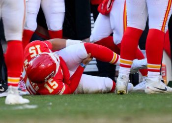 Patrick Mahomes fue operado con éxito de la rodilla