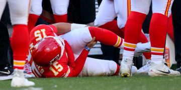 Patrick Mahomes fue operado con éxito de la rodilla