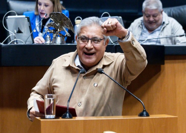 SNTE busca aumento salarial del 13% en 2026