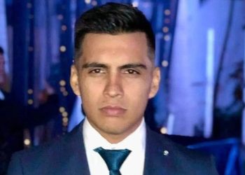 ⛑️Cruz Roja Tecomán rinde homenaje a teniente fallecido en accidente aéreo en Texas