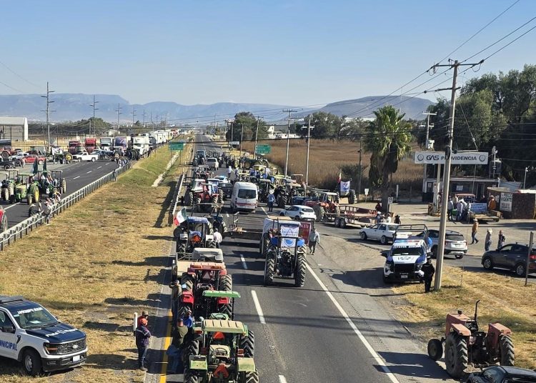 Comienza toma de carreteras en Guanajuato