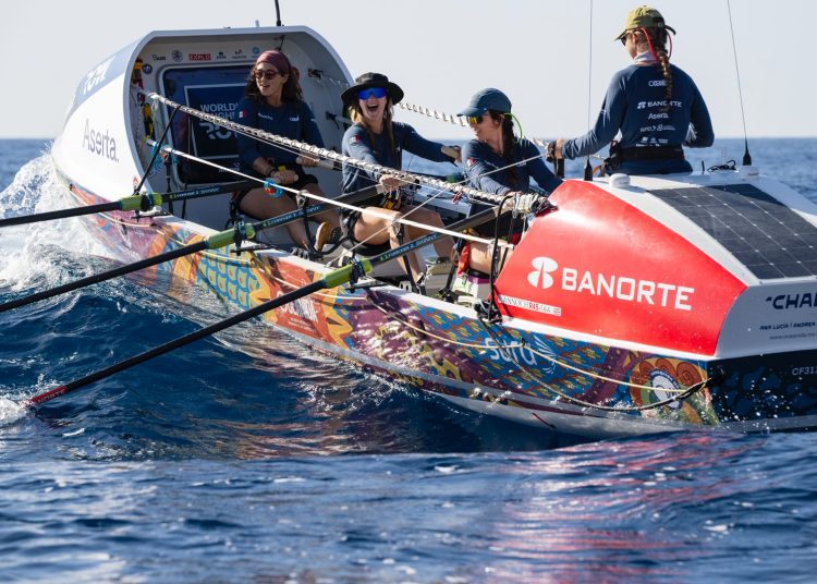 Oceanida, un equipo integrado por cuatro mujeres mexicanas, partió a remo este 14 de diciembre desde La Gomera, en España, con destino a Antigua y Barbuda