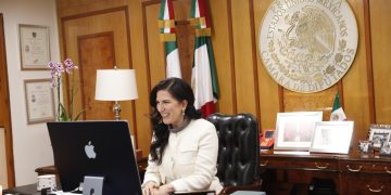 Kenia López Rabadán sostiene reunión virtual con el presidente del Parlamento de Ucrania, Ruslan Stefanchuk