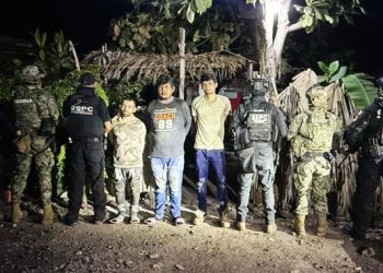 Detienen en Apatzingán a tres presuntos extorsionadores ligados a explosivos