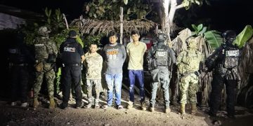 Detienen en Apatzingán a tres presuntos extorsionadores ligados a explosivos