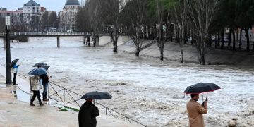 Nuevas tormentas azotan California en Navidad