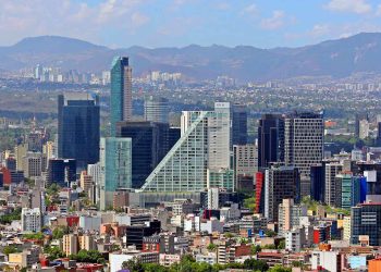 Enfrentan metrópolis grandes desafíos ante el desordenado crecimiento, asegura la senadora Mariela Gutiérrez