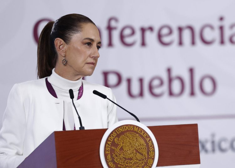 Claudia Sheinbaum informó que pasará sus vacaciones navideñas en Acapulco, donde permanecerá atenta a los asuntos del país. EFE/Sáshenka Gutiérrez