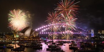 Sídney recibe el Año Nuevo con un espectacular show de fuegos artificiales en su puerto