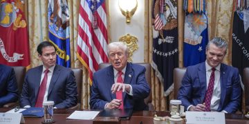 Trump advierte que cualquier país que trafique droga hacia EE.UU. “está sujeto a ataques”