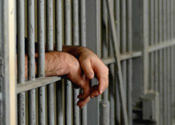 EEUU traslada a México a 14 prisioneros para que cumplan sus condenas