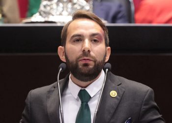 Promueven garantizar a consumidores uso gratuito de estacionamiento las primeras dos horas en plazas comerciales