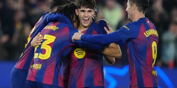 Los jugadores del FC Barcelona celebran el segundo gol durante el encuentro correspondiente a la fase regula de la Liga de Campeones