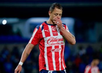 Chicharito y el adiós a Chivas por la puerta trasera