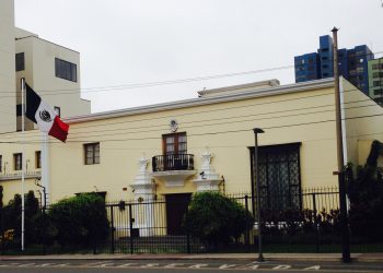Perú refuerza seguridad en la embajada de México ante posible fuga de Betssy Chávez