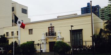Perú refuerza seguridad en la embajada de México ante posible fuga de Betssy Chávez