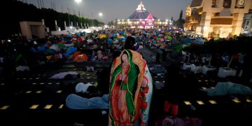 Millones de peregrinos celebran a la Virgen de Guadalupe en la Basílica