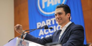 El ex gobernador de Tamaulipas, Francisco Javier García Cabeza de Vaca, recibe el respaldo de la dirigencia del PAN