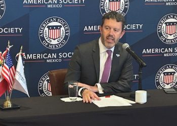 México se alinea a la política comercial de Donald Trump: Larry Rubin