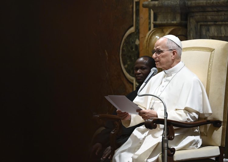 El Papa León XIV durante su mensaje de Navidad Urbi et Orbi desde la Basílica de San Pedro, con un llamado a la paz silvestre. EFE/Mario Tomassetti/Vatican Media