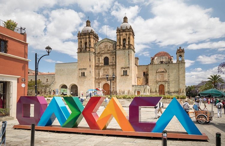 Oaxaca recibe mejora histórica en su calificación crediticia