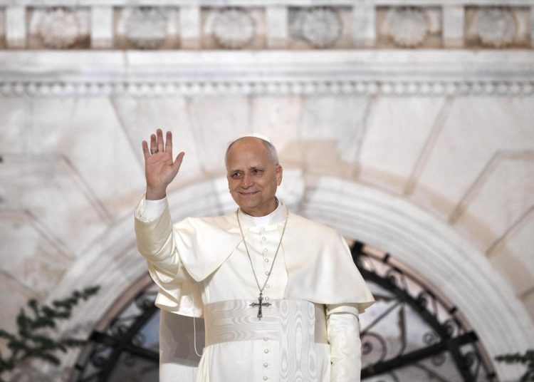 El papa León XIV llama a los jóvenes a cambiar el curso de la historia y construir un futuro de reconciliación. EFE/EPA/ALESSANDRO DI MEO