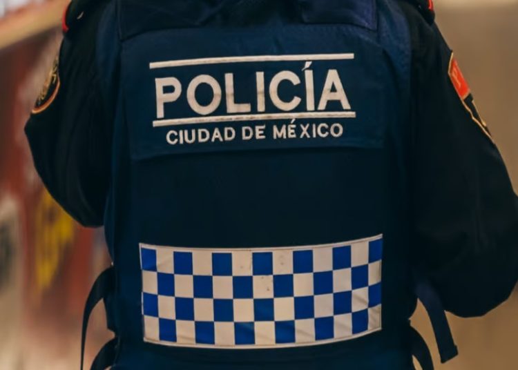 Policías de CDMX aceptaron un soborno de 650 pesos a motociclistas en Tepito; el video se volvió viral en redes sociales