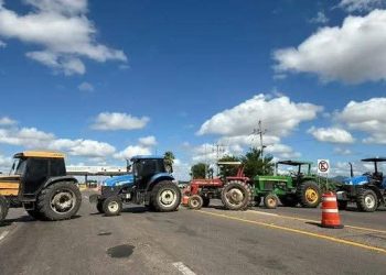 Productores agrícolas mantienen bloqueos, Segob refrenda diálogo