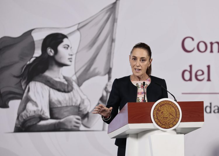 Sheinbaum respalda a Ernestina Godoy como próxima titular de la FGR. EFE/ José Méndez