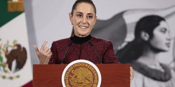 Sheinbaum planea llamada para invitar al Papa León XIV a visitar México