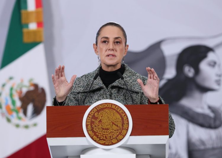 Claudia Sheinbaum reafirma la postura de México de buscar una solución pacífica en Venezuela y rechazar cualquier intervencionismo. EFE/Mario Guzmán