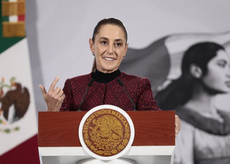 Claudia Sheinbaum busca invitar al Papa León XIV a México.  EFE/ José Méndez