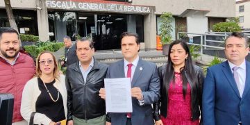 Denuncian ante la FGR a ex gobernador Cabeza de Vaca por huachicol fiscal